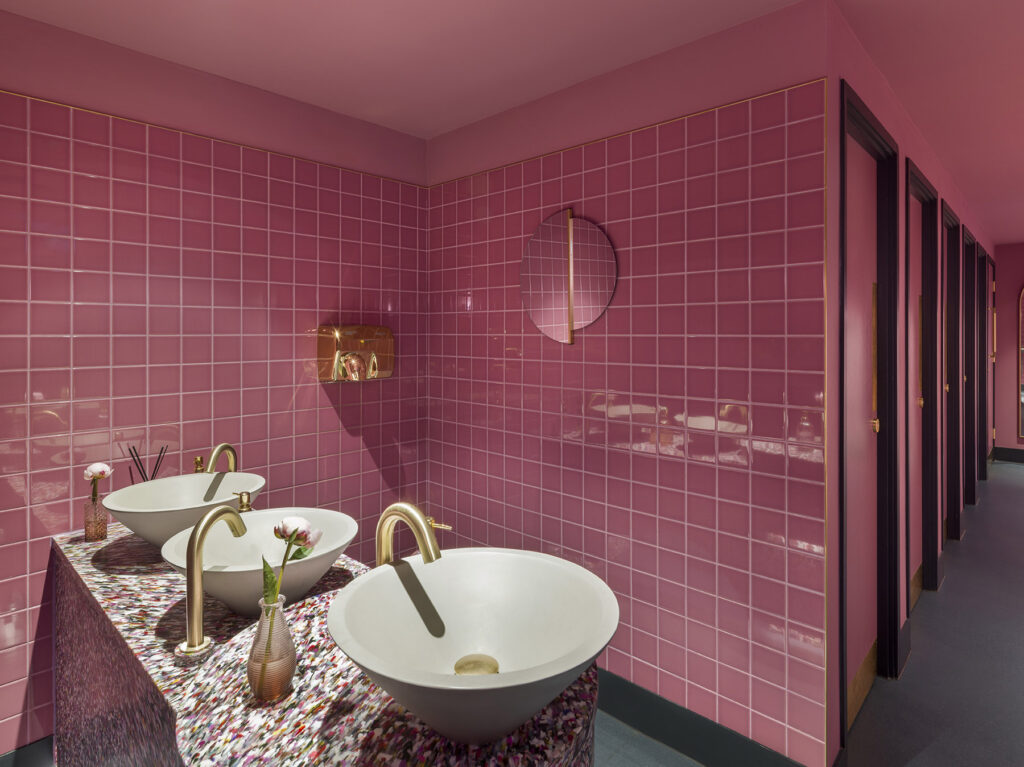 Kapara Bathrooms - Ilona Rose House by Bluecrow